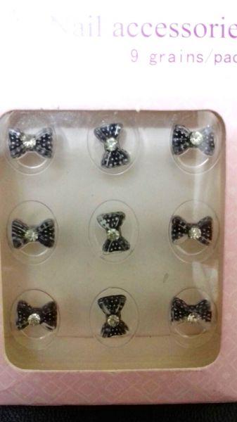 conjunto de 9 mini lacinhos de acrilico com Strass n°1